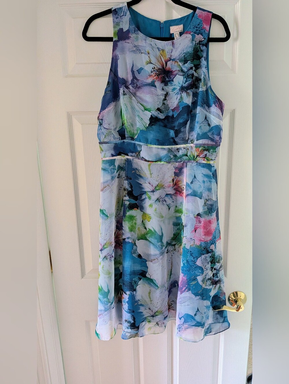 Adrianna Papell Light Blue Floral Print Sleeveless Dress. Special Event